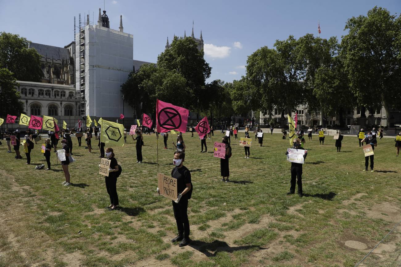 Tres imaginarios&nbsp;del sorteo en la política  ¿Democracia deliberativa, antipolítica o radical?