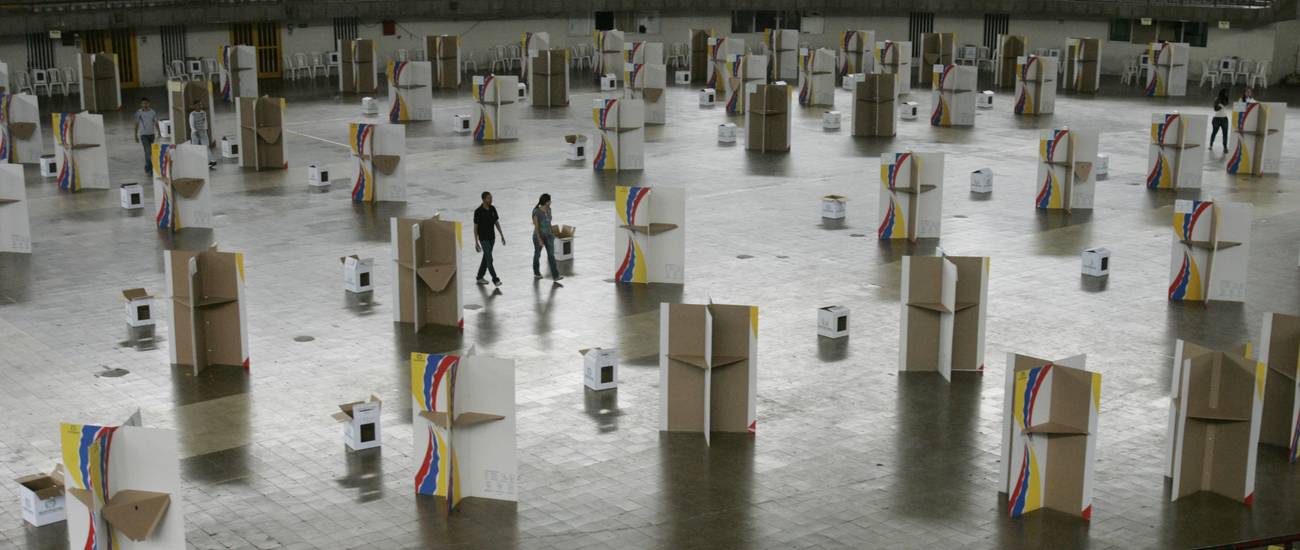 <p>Votando legisladores, mirando a la presidencia</p>  ¿Qué sucedió en las elecciones legislativas colombianas?