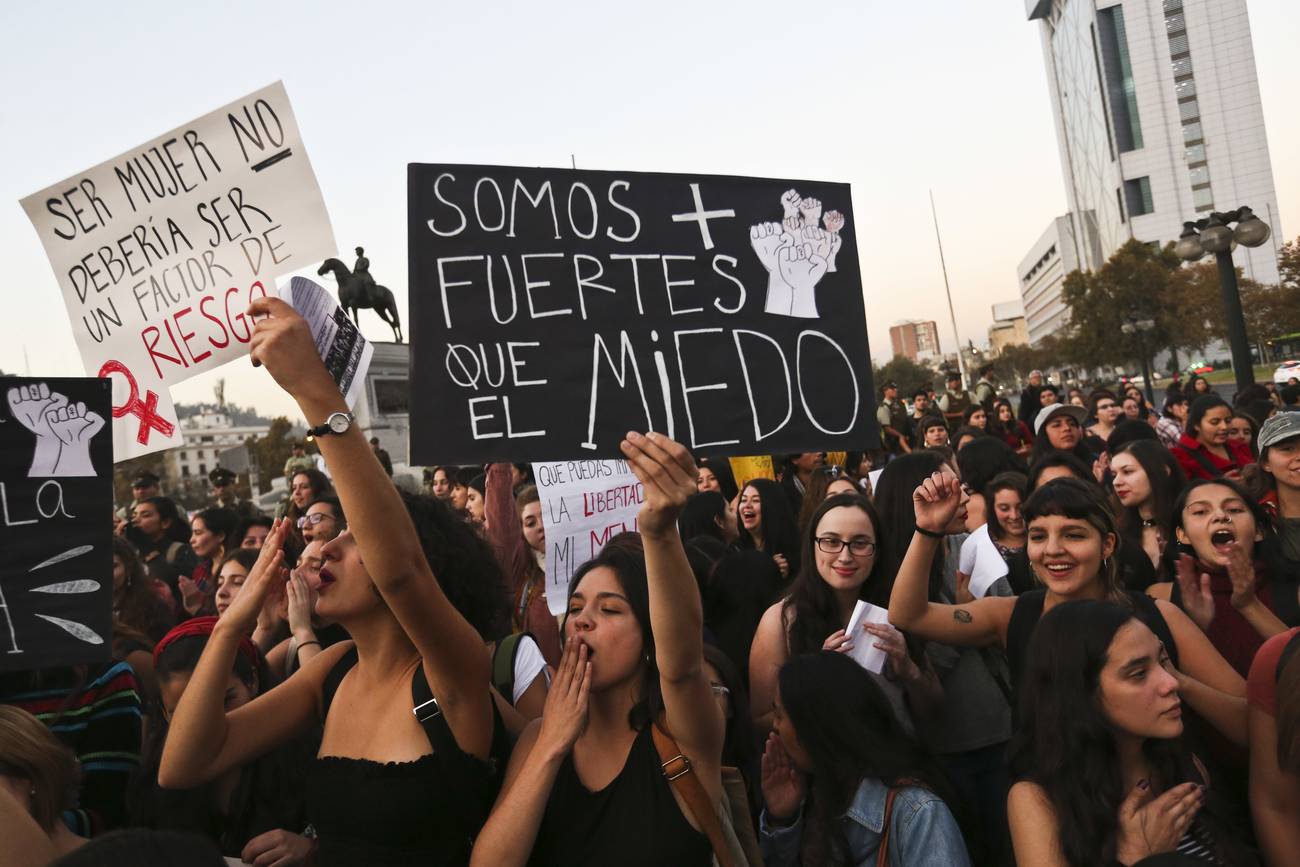 <p>¿Logrará Piñera surfear la #OlaFeminista?</p>