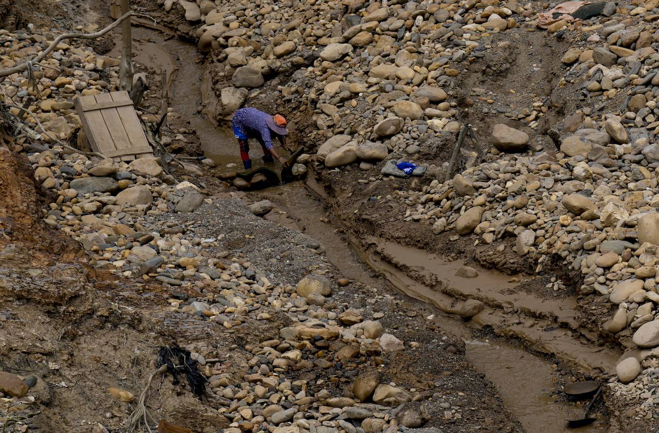 <p>La fiebre del oro que enferma a Bolivia</p>