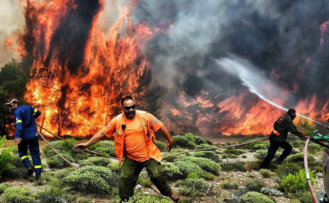 <p>¿Qué hay detrás de los incendios mortales en Grecia?</p>