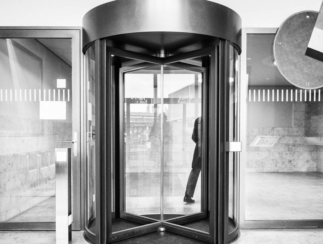 Lobbies y puertas giratorias  Los riesgos de la captura de la decisión pública