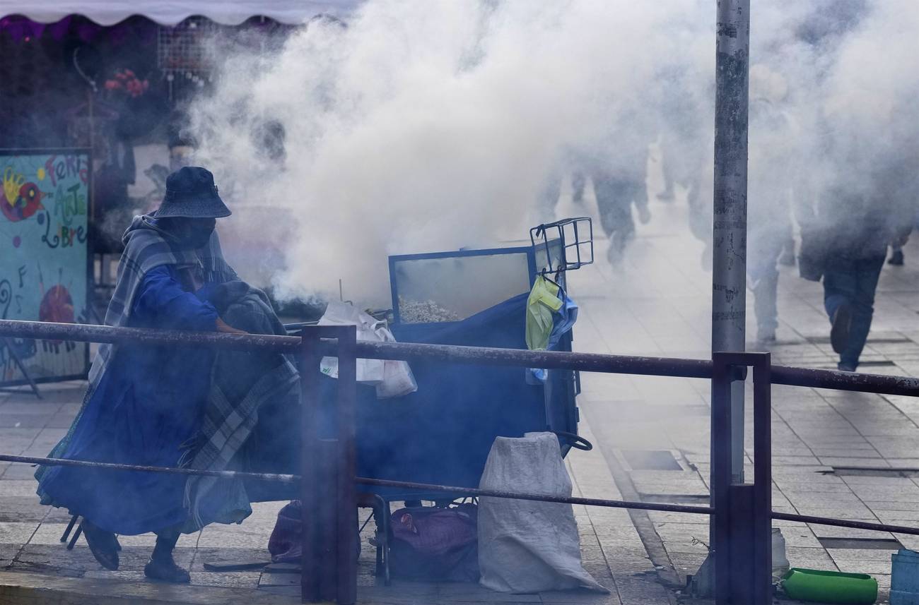 La década del malestar político en América Latina  Descontento vertical y horizontal