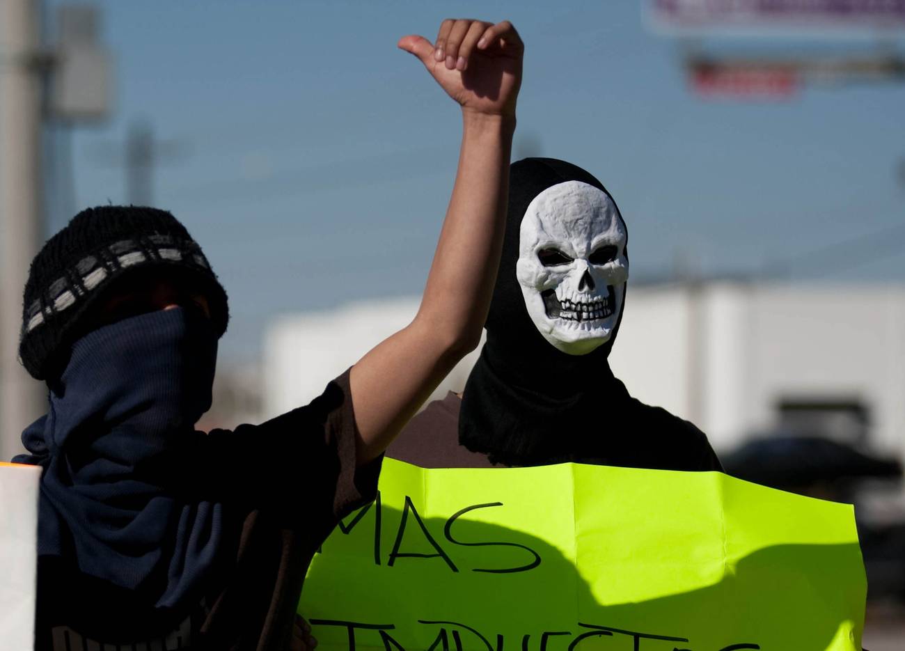 Franquicias para el delito  De la economía criminal a la economía legal en manos criminales