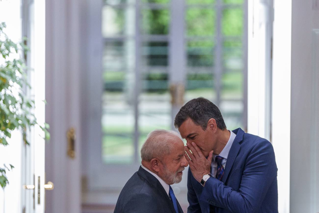 <p>Brasil e a União Europeia na encruzilhada da disputa hegemônica global</p>  Prisões da história de longue durée, path dependencies e interesses estratégicos