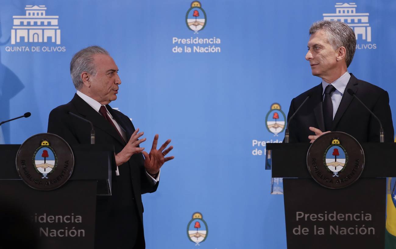 <p>PASO a PASO, Argentina se distancia de Brasil</p>