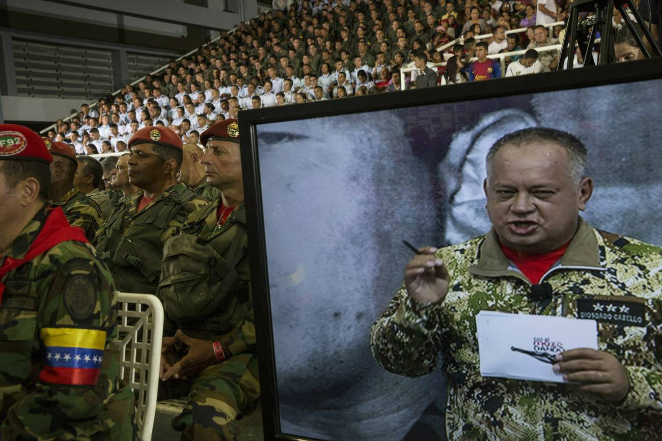 Con el mazo dando  ¿Quién es Diosdado Cabello?