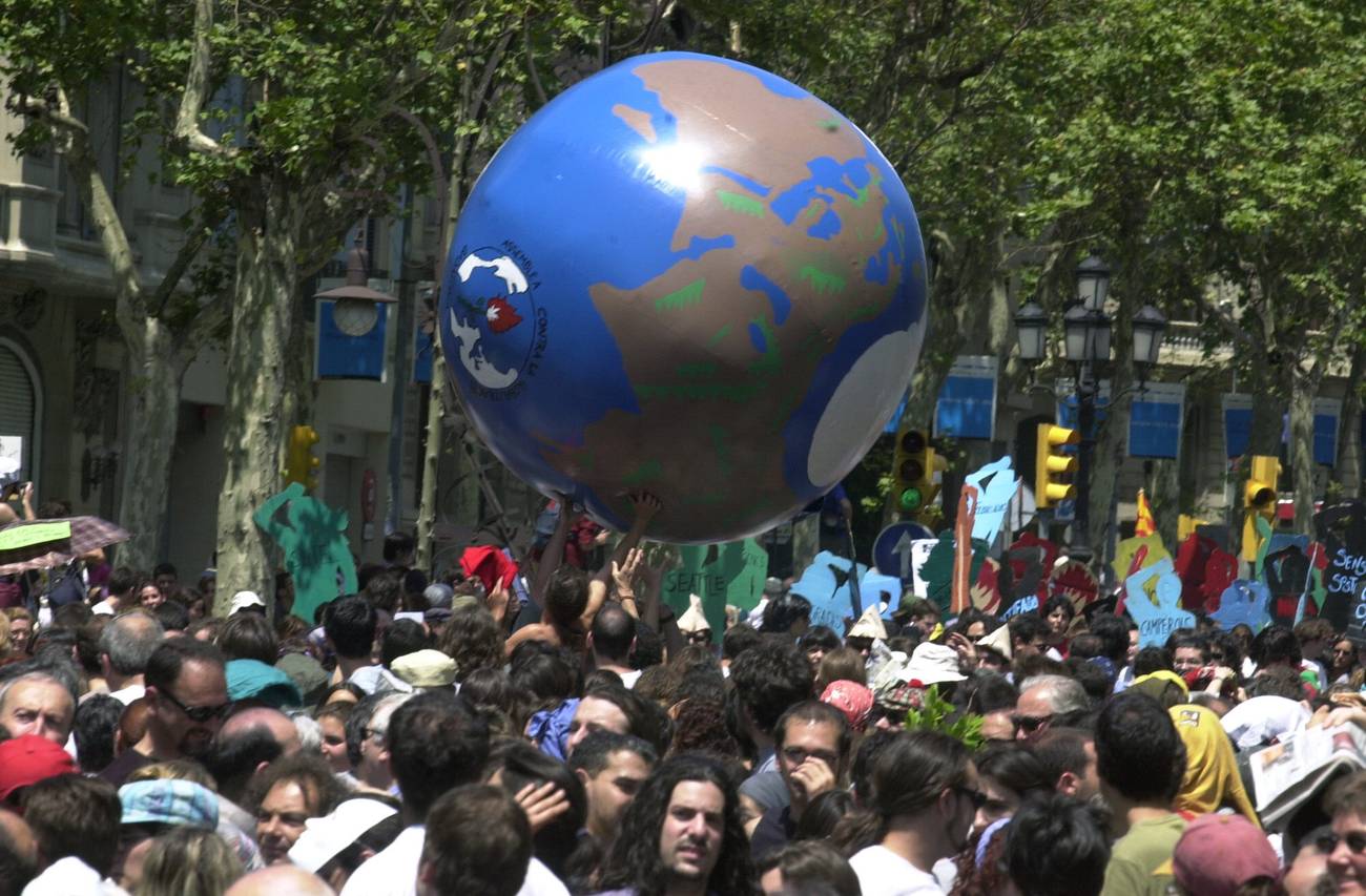 Confrontar la amenaza global a la democracia