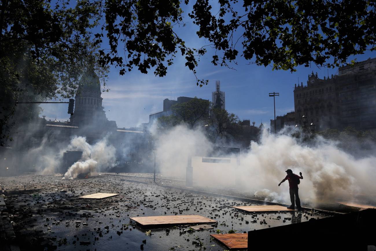 <p>Terminó la primavera, estalló el verano</p>  El primer diciembre de Mauricio Macri