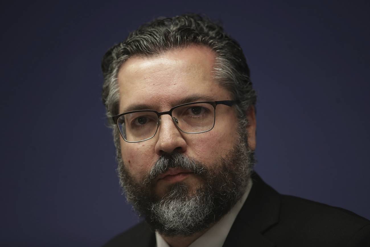 Un «cruzado» en la Cancillería brasileña  Ernesto Araújo y la política exterior bolsonarista