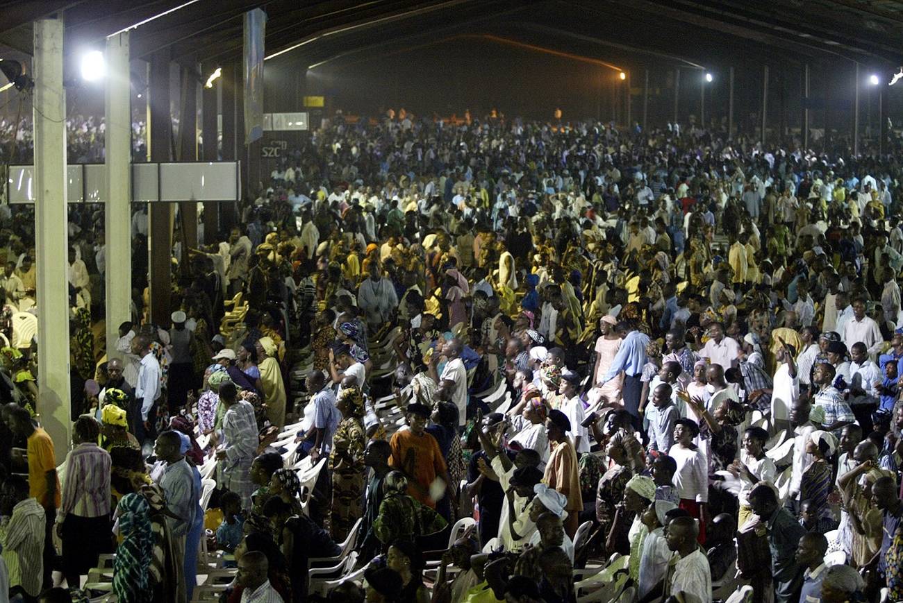 Comer, rezar, vivir  Las megaiglesias de Nigeria construyen sus propias ciudades