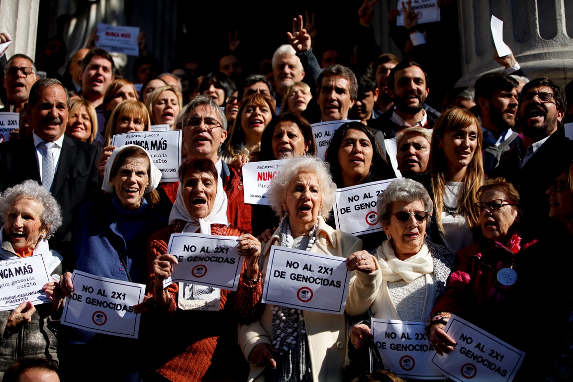 <p>¿Justicia para represores y genocidas?</p>