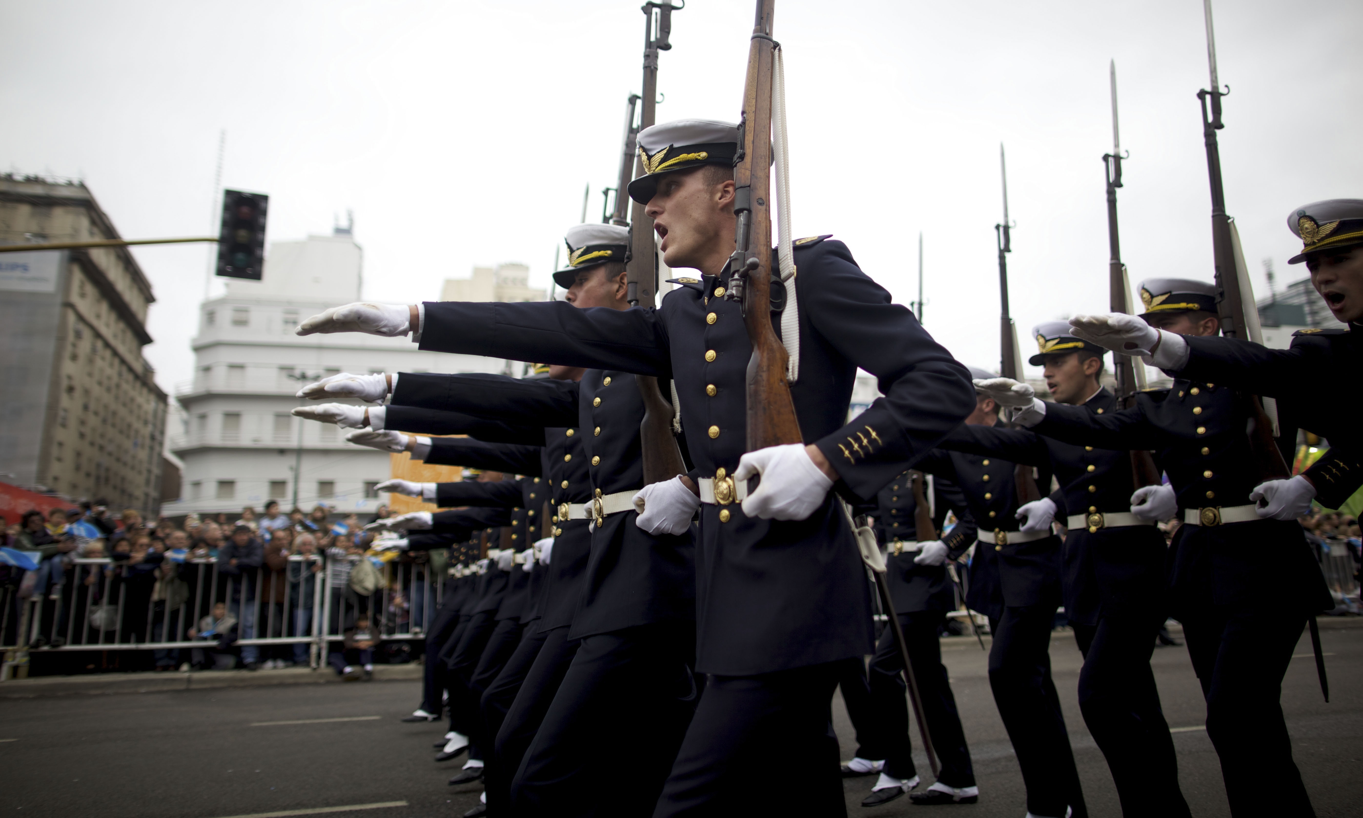 ¿Los militares como policías?