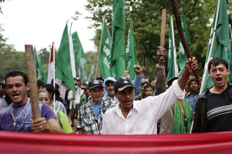 <p>La larga marcha de los campesinos paraguayos</p>