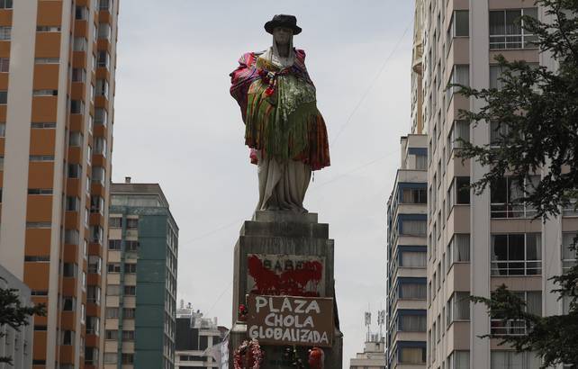 Isabel la Católica como «chola globalizada»  Iconoclasia y resignificación de un monumento boliviano