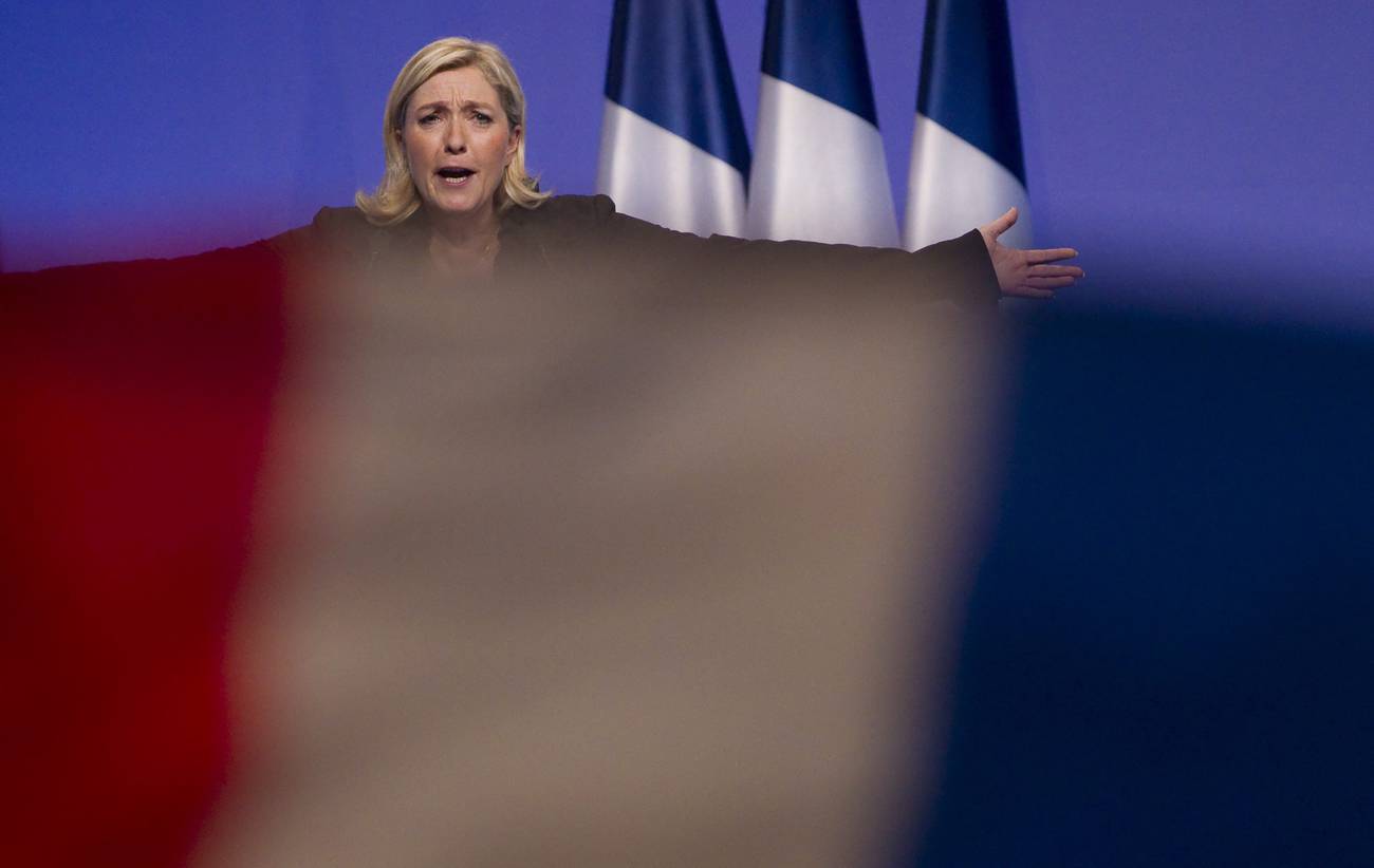 <p>Caminando en sueños hacia el Frexit</p>  La derecha francesa podría facilitarle el camino a la extrema derecha