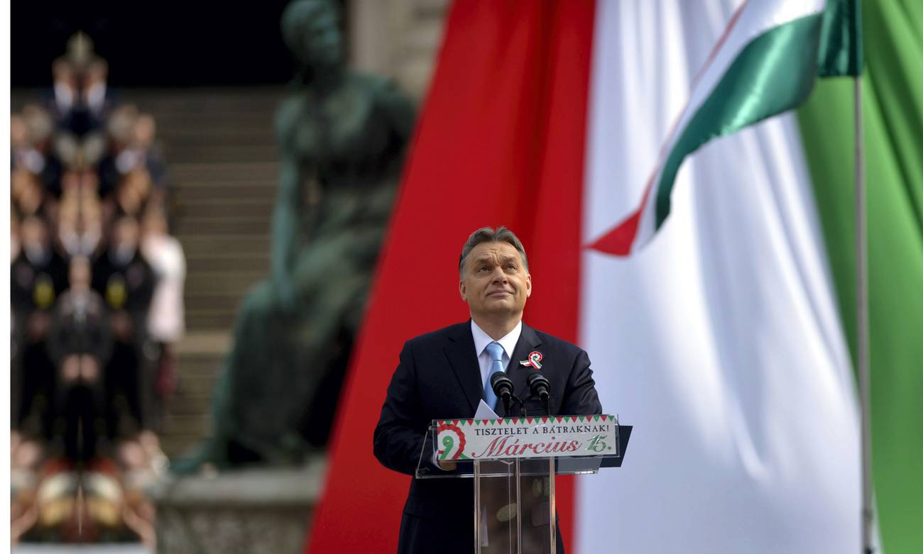 <p>A la derecha de Viktor Orbán no está solo la pared</p>