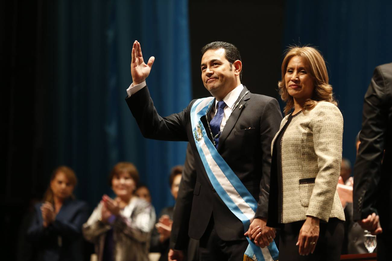 <p>Guatemala: los dilemas de un gobierno que no quiere ser (¿o sí?) ni corrupto ni ladrón</p>