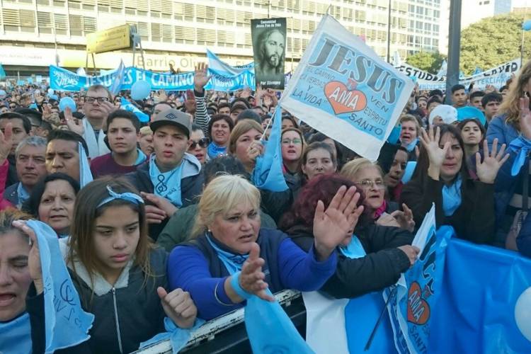 Pentecostalismo y política en Argentina   Miradas desde abajo