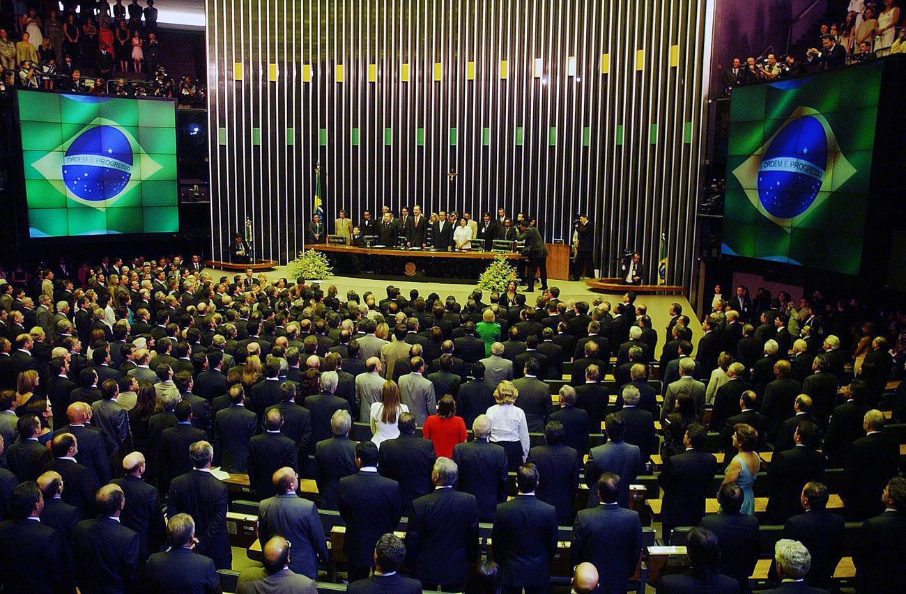 Ley, política y dinero  Cinco preguntas para analizar el impacto de la reforma del financiamiento político en Brasil
