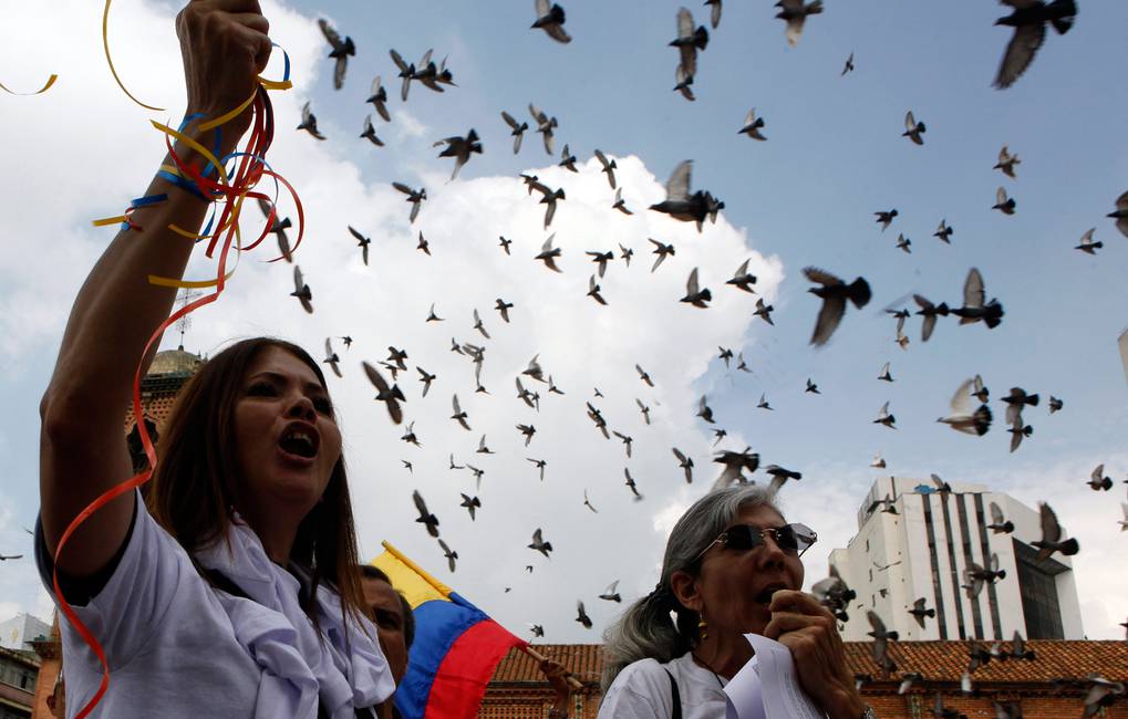 Cerca de un acuerdo… ¿cerca de la paz? El laberinto de las negociaciones en Colombia