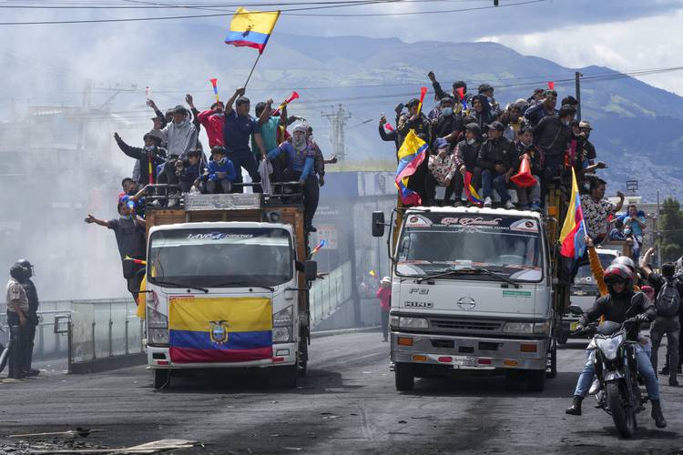 <p>Las calles vuelven a encenderse en Ecuador</p>