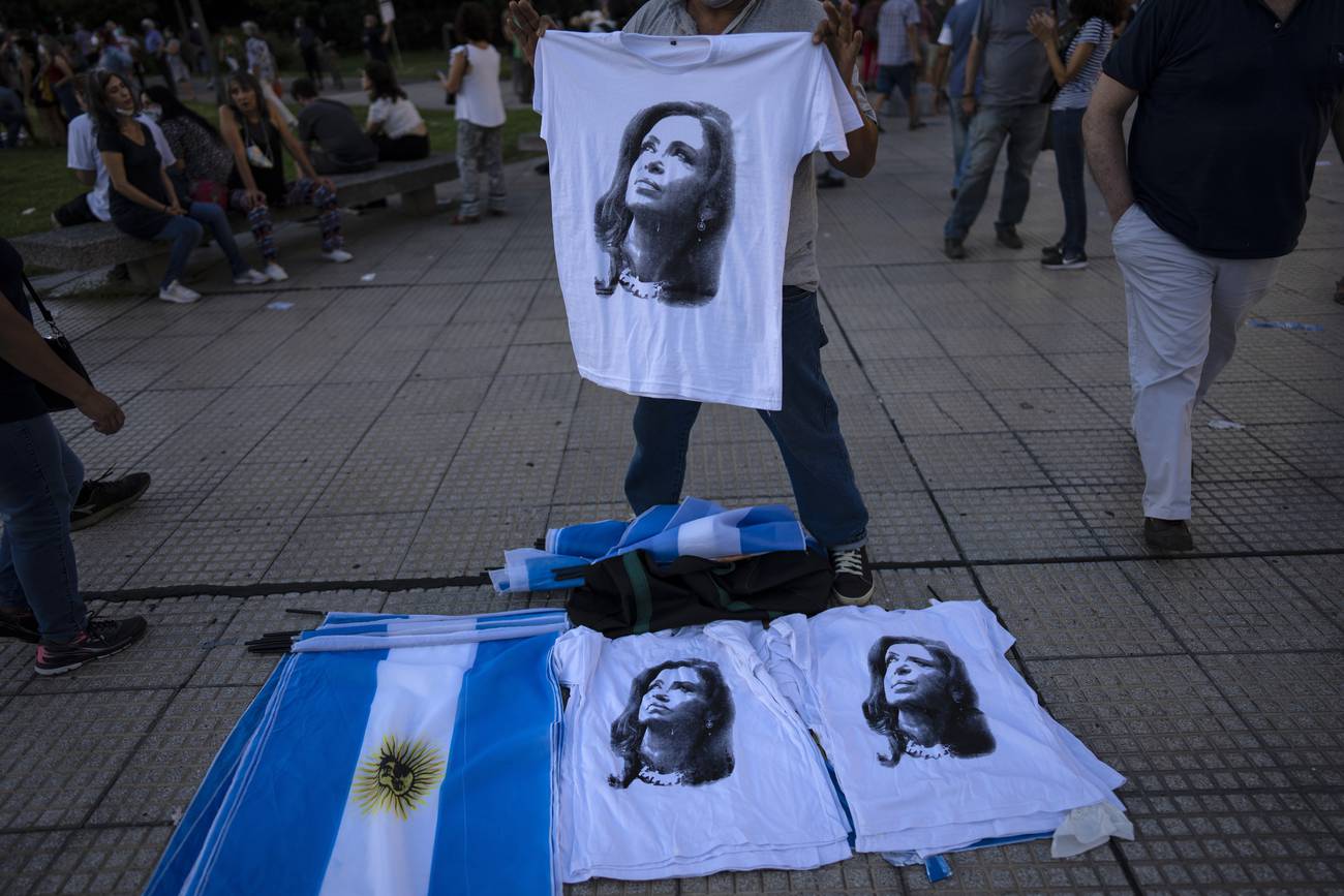 <p>¿Quién llora por Argentina?</p>  Elecciones en medio de la crisis
