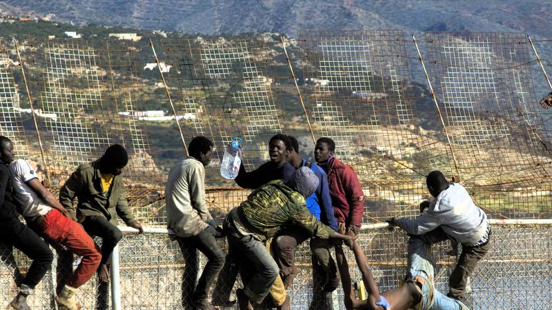 <p>Atrapados en la frontera</p>  El largo peregrinaje de los migrantes africanos en México