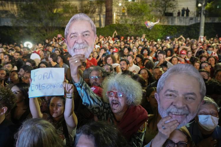 La tercera vez de Lula en un Brasil partido en dos