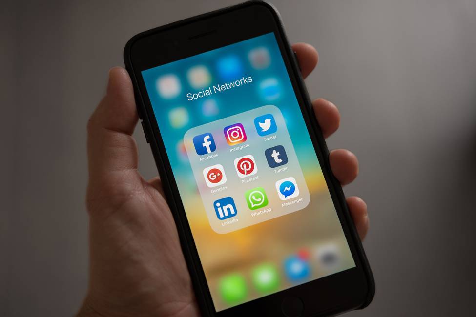 ¿La democracia de Google, Facebook y YouTube? Apuntes sobre el sesgo ideológico de los motores de búsqueda