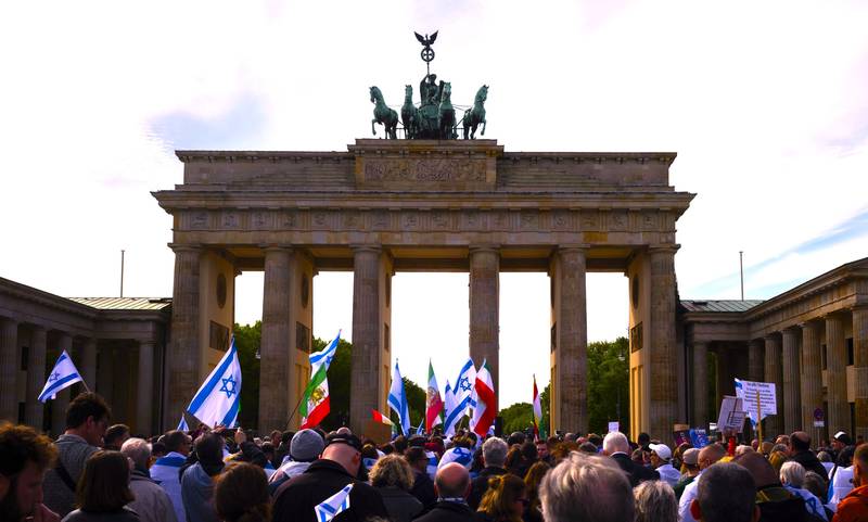 <p>Las dos Alemanias, Israel y la razón de Estado</p>