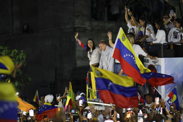 <p>Claves de la crisis poselectoral en Venezuela</p>  Entrevista a Luz Mely Reyes y Andrés Caleca