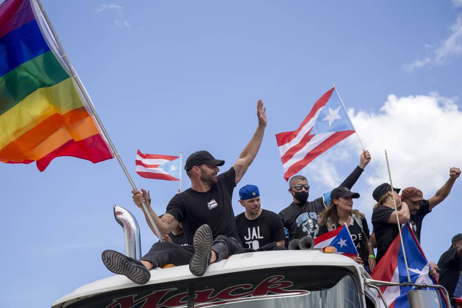 Ricky Renuncia Bandera Negra Puerto Rico Tote Bag