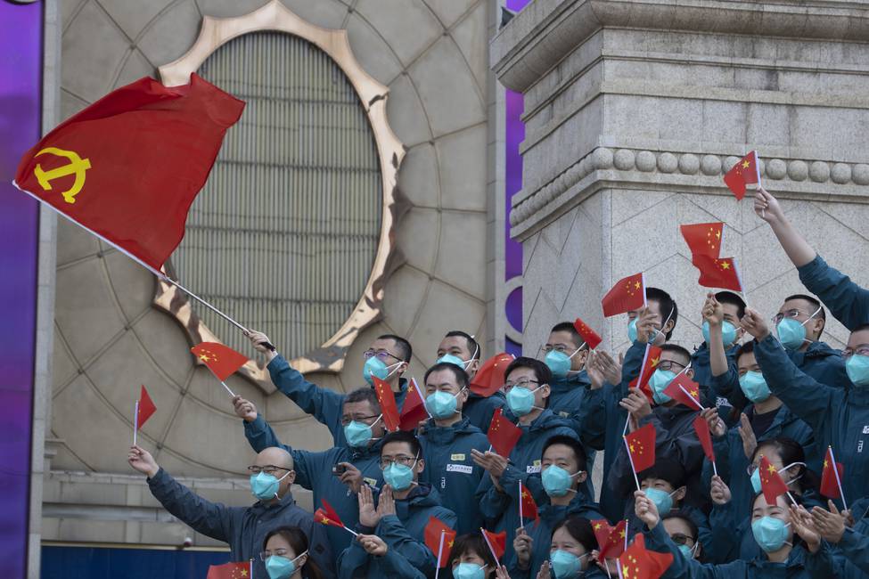 Red Mirror: ¿qué futuro se escribe en China? Entrevista a Simone Pieranni