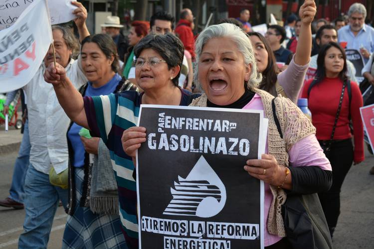 <p>México arde</p>  Entre el gasolinazo, la incompetencia y los privilegios políticos