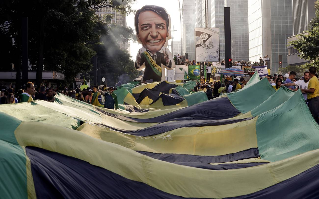 Democracia, intereses y estatus en América Latina