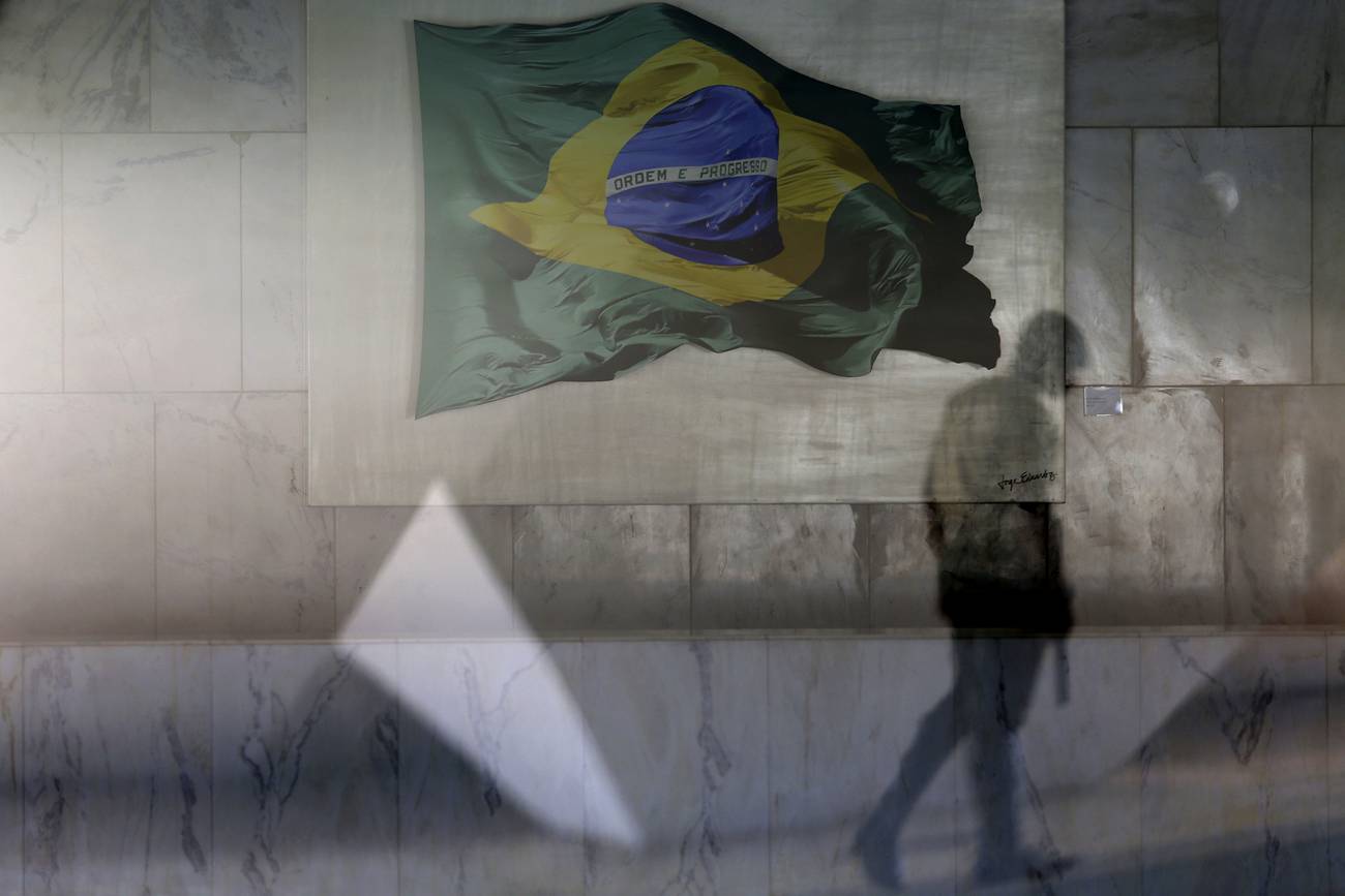 <p>La crisis de nunca acabar</p>  Brasil entre la corrupción y la incertidumbre política