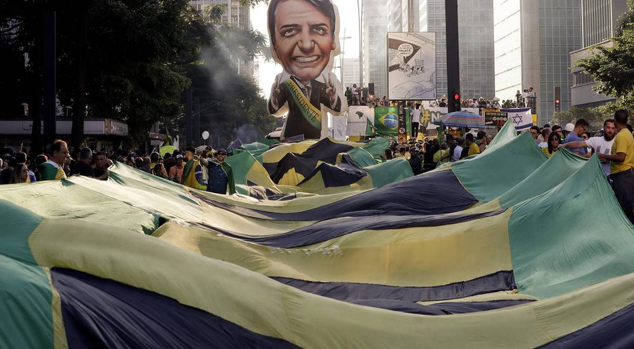 Democracia, interesses e status na América Latina